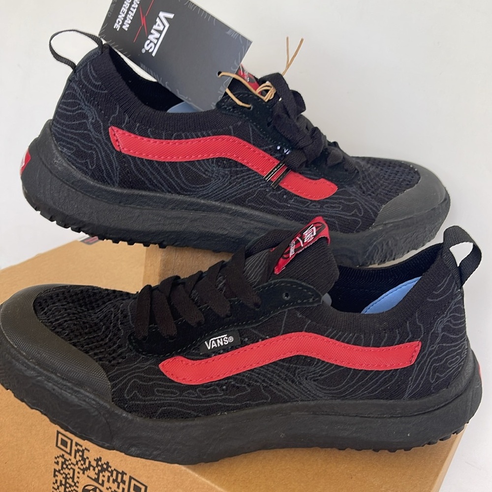 Vans Women’s Ultrarange Vr3 Nathan Florence Black/Red
VN0A4BXB458
SNEAKERS - Picture 11 of 16